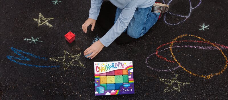 OOLY-124-007 Chalk-O-Rama-Block-Sidewalk-Chalk-Model-Shot-Black-Background-L4 - 800 x 353